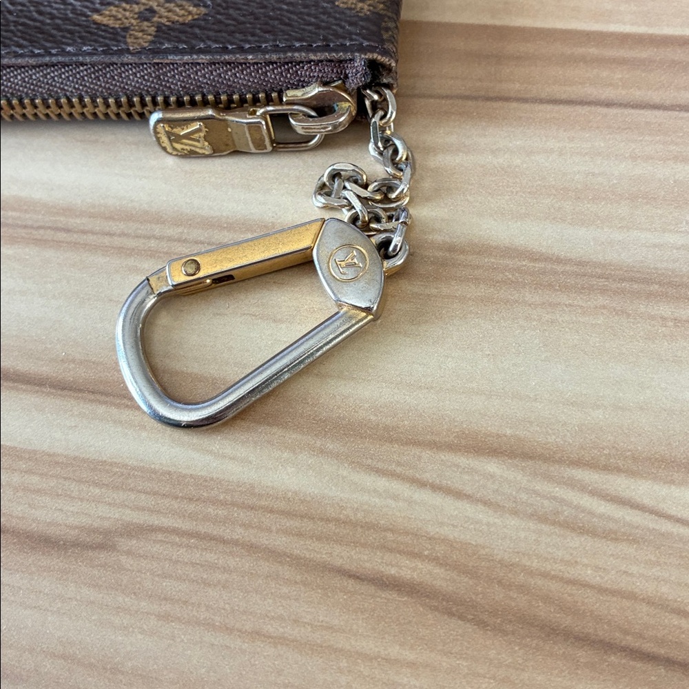 Louis Vuitton Brown Monogram Key Pouch - Picture 8 of 8
